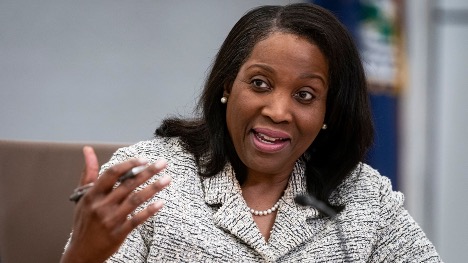 Lisa Cook, Thống đốc Cục Dự trữ Liên bang, phát biểu trong sự kiện “Fed Listens” tại Washington