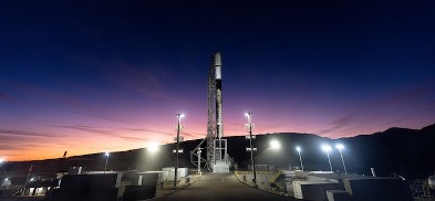 Tên lửa Falcon 9 của SpaceX tại bệ phóng Space Launch Complex 4 East ở căn cứ Vandenberg. Ảnh- SpaceX