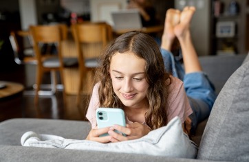 Meta sẽ bắt đầu sử dụng trí tuệ nhân tạo để quét ảnh và video nhằm tìm các dấu hiệu thị giác giúp xác định liệu người dùng có dưới 13 tuổi hay không