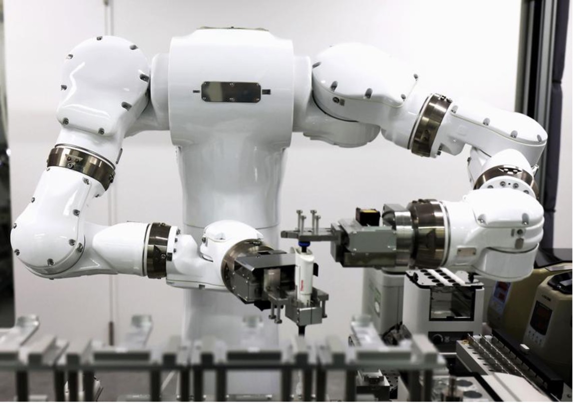 Robot hai cánh tay được giới thiệu tại Trung tâm Đổi mới Robot thuộc Viện Khoa học Tokyo ở quận Bunkyo, Tokyo