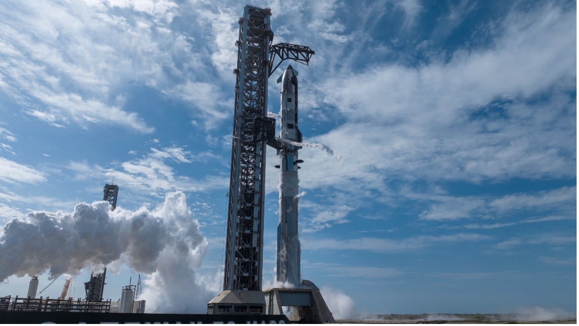 SpaceX tiến hành buổi diễn tập phóng với tên lửa Starship V3 đầu tiên tại cơ sở Starbase ở Nam Texas