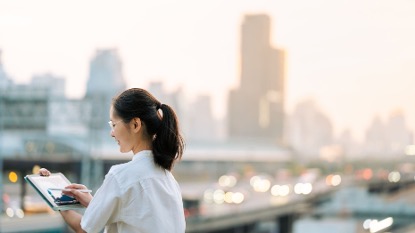 Việc áp dụng AI đang gia tăng tại Singapore, với 52% người lao động tại nước này sử dụng công nghệ này trong công việc của họ